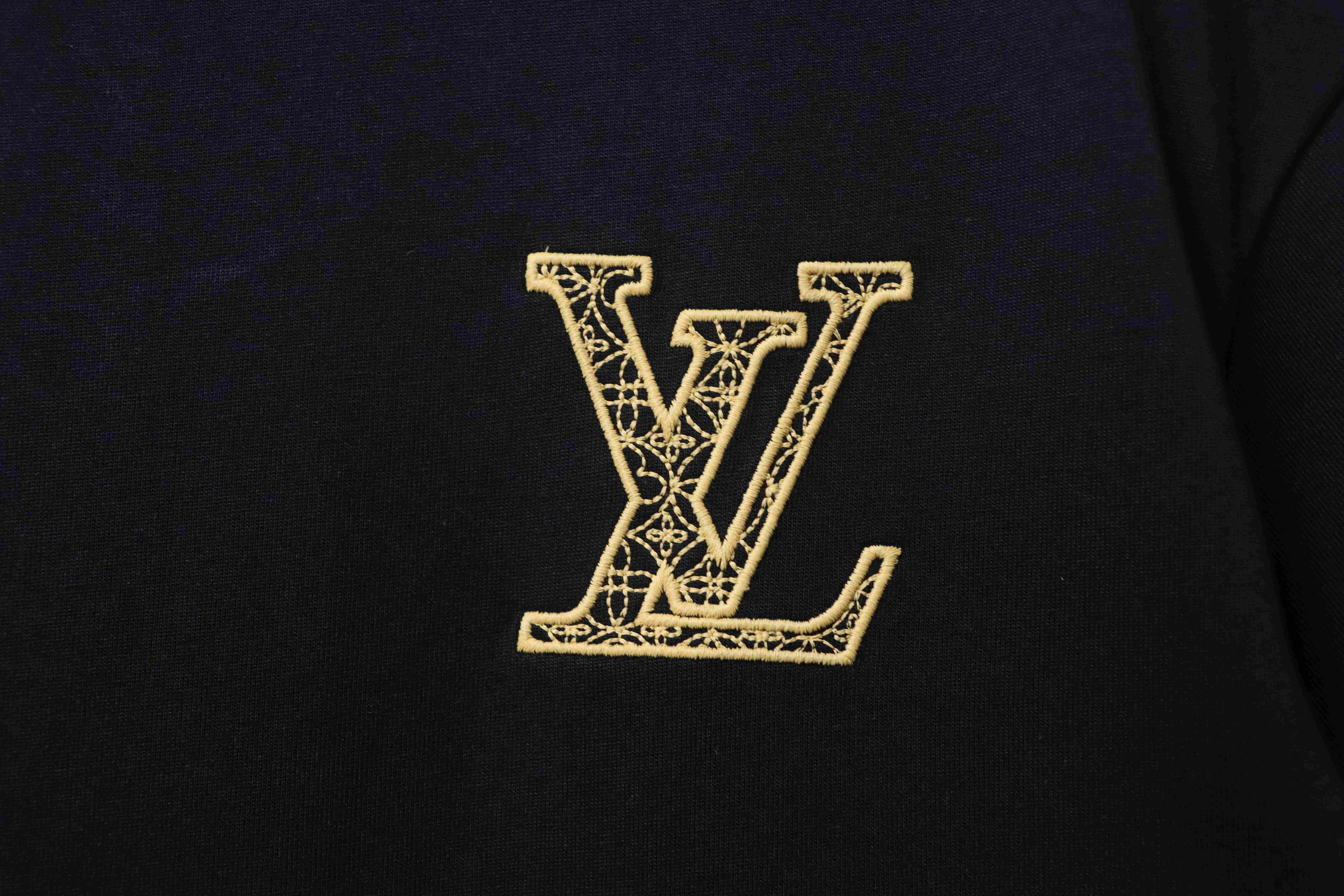 LOUIS VUITTON 26SS Triple Flower Embroidery Logo Short Sleeve T-Shirt Style 2
