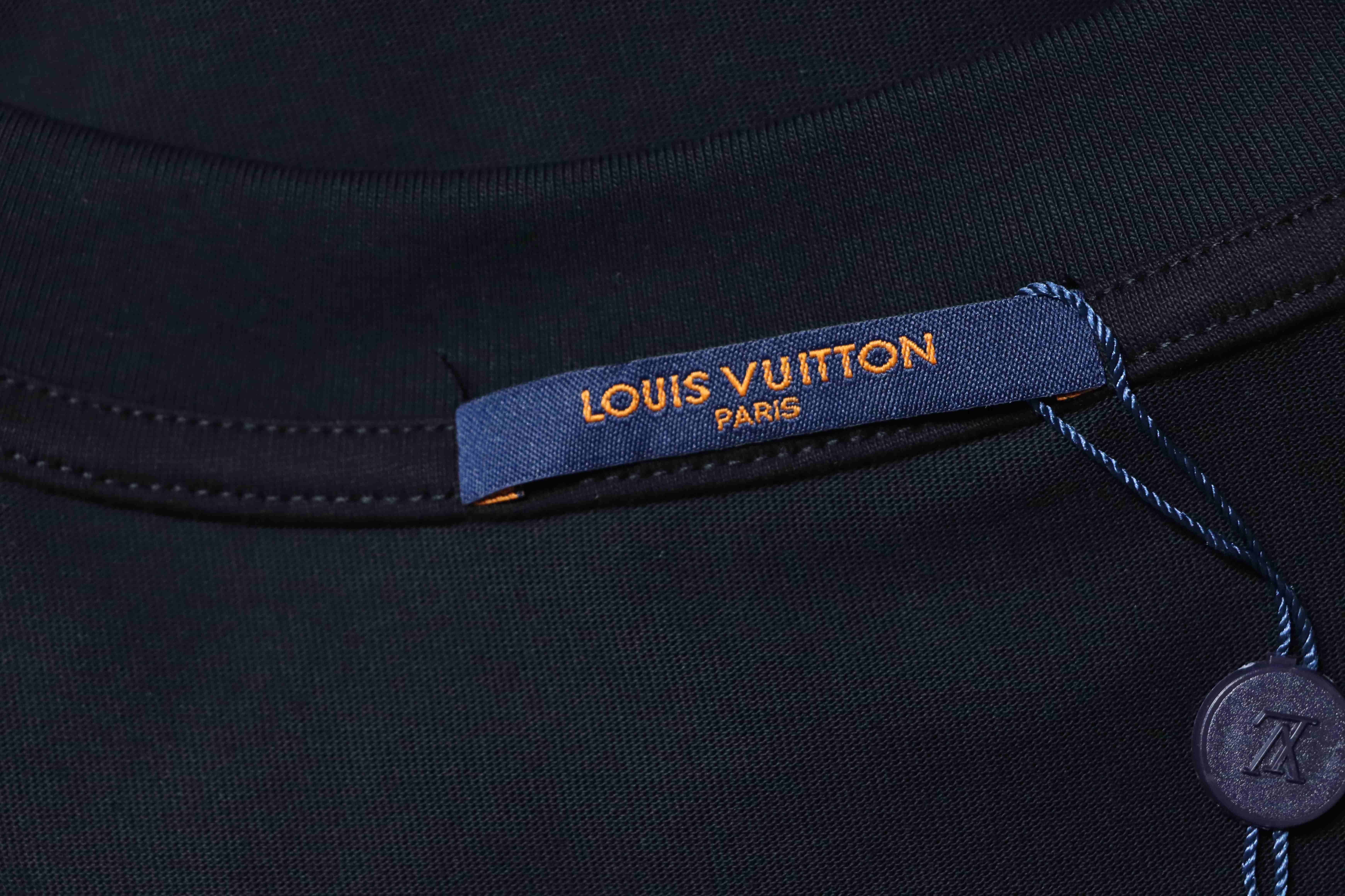 LOUIS VUITTON 26SS Triple Flower Embroidery Logo Short Sleeve T-Shirt Style 2