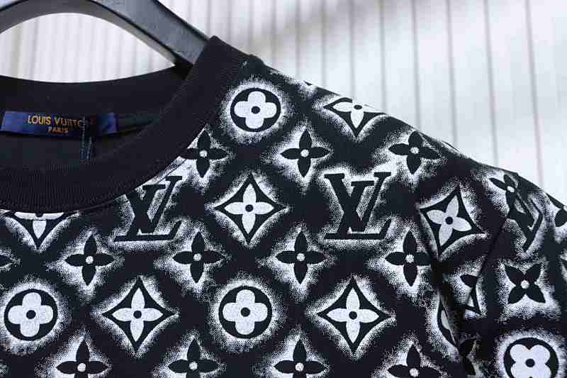 LOUIS VUITTON Allover Print Logo Black White Short Sleeve T-Shirt