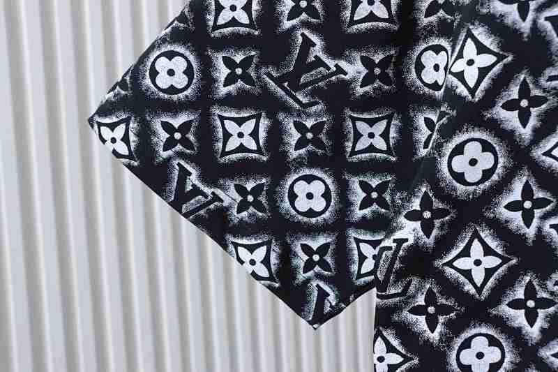 LOUIS VUITTON Allover Print Logo Black White Short Sleeve T-Shirt