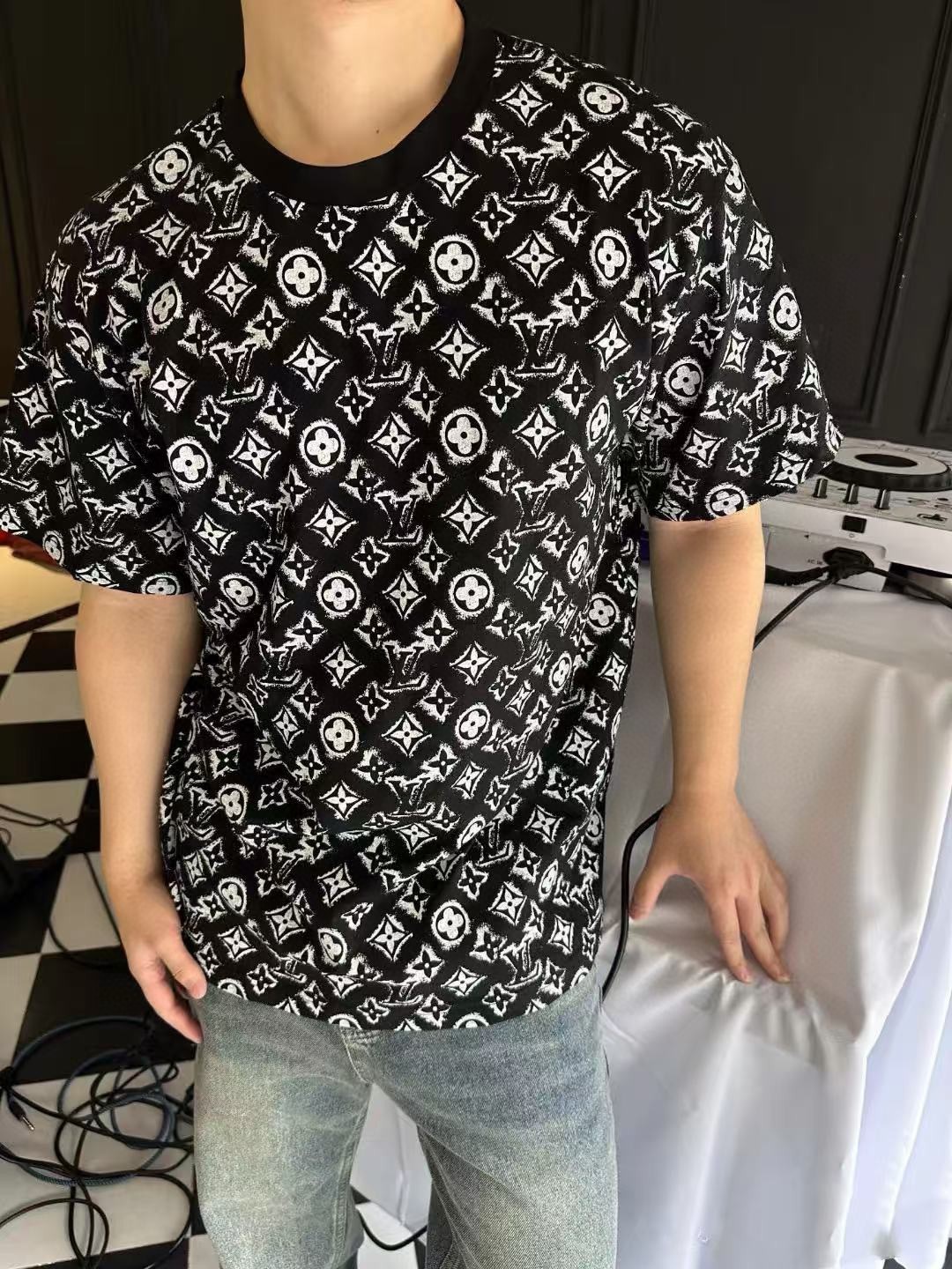 LOUIS VUITTON Allover Print Logo Black White Short Sleeve T-Shirt