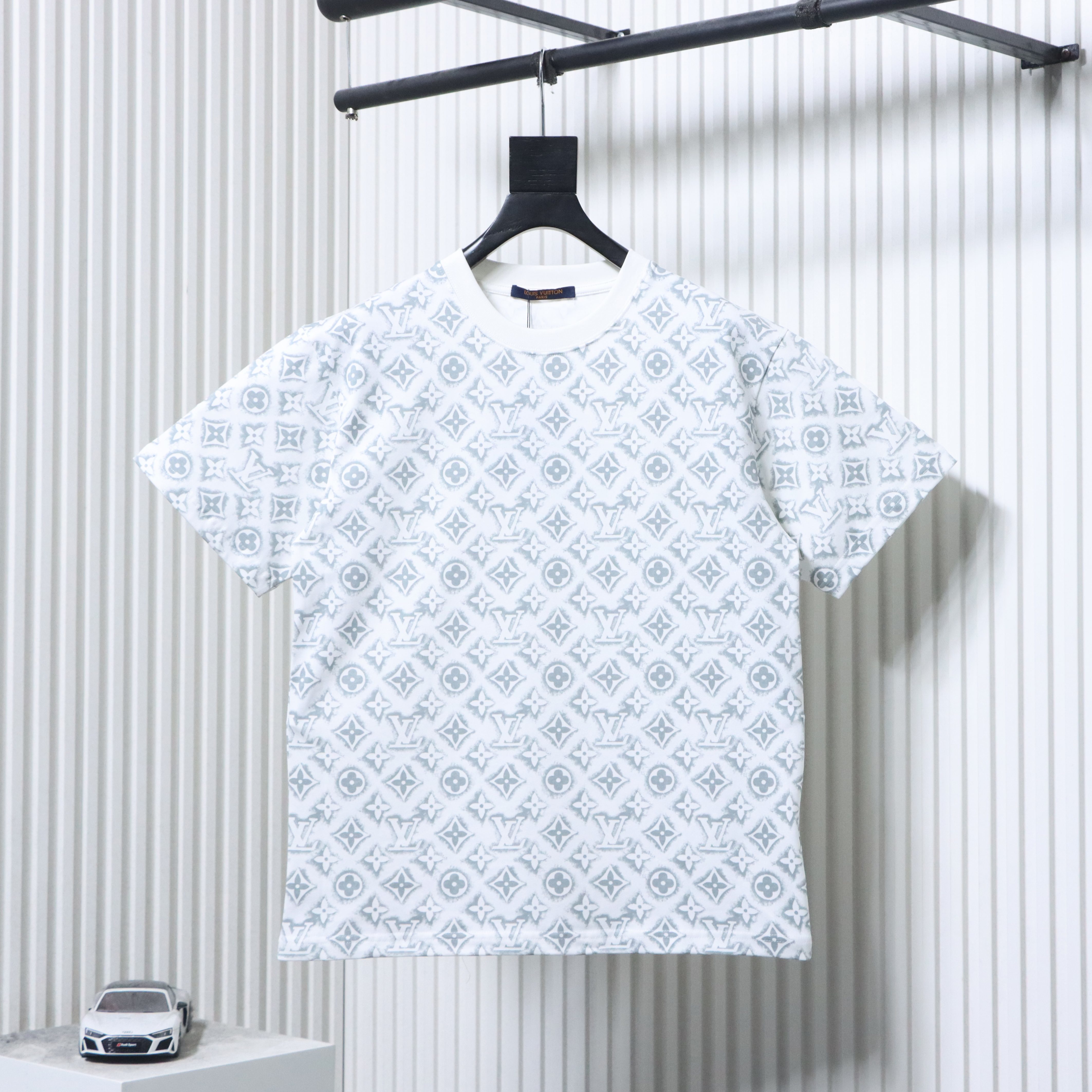 LOUIS VUITTON Allover Print Logo Short Sleeve T-Shirt Style 2