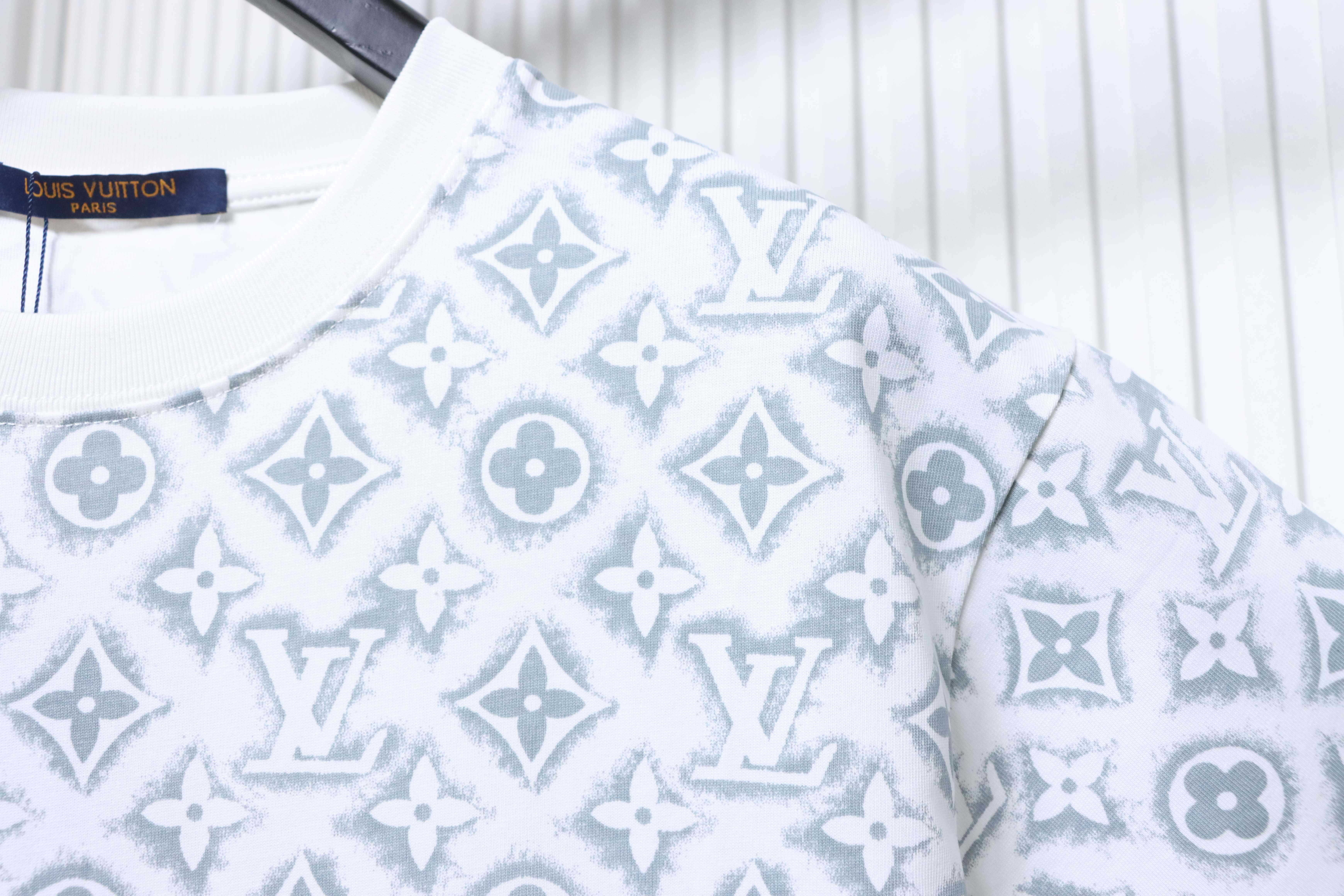 LOUIS VUITTON Allover Print Logo Short Sleeve T-Shirt Style 2