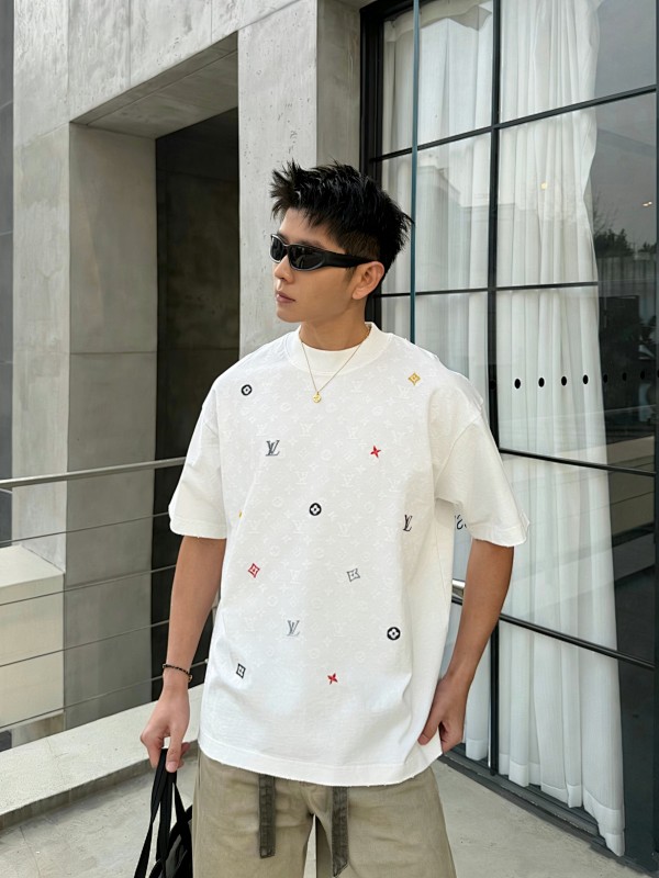 LOUIS VUITTON Allover Print Monogram Embroidery Logo Short Sleeve T-Shirt Style 1