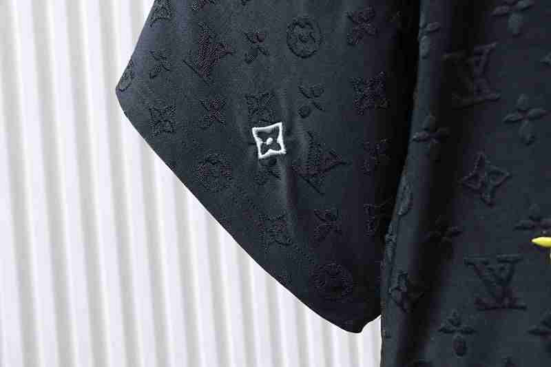 LOUIS VUITTON Allover Print Monogram Embroidery Logo Short Sleeve T-Shirt Style 2