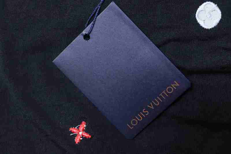 LOUIS VUITTON Allover Print Monogram Embroidery Logo Short Sleeve T-Shirt Style 2