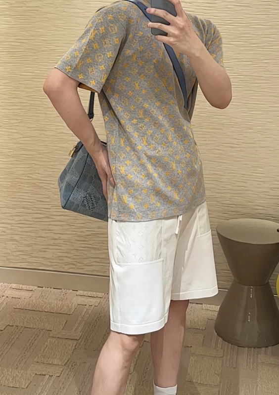 LOUIS VUITTON Allover Print Tonal Pattern Short Sleeve T-Shirt Style 1