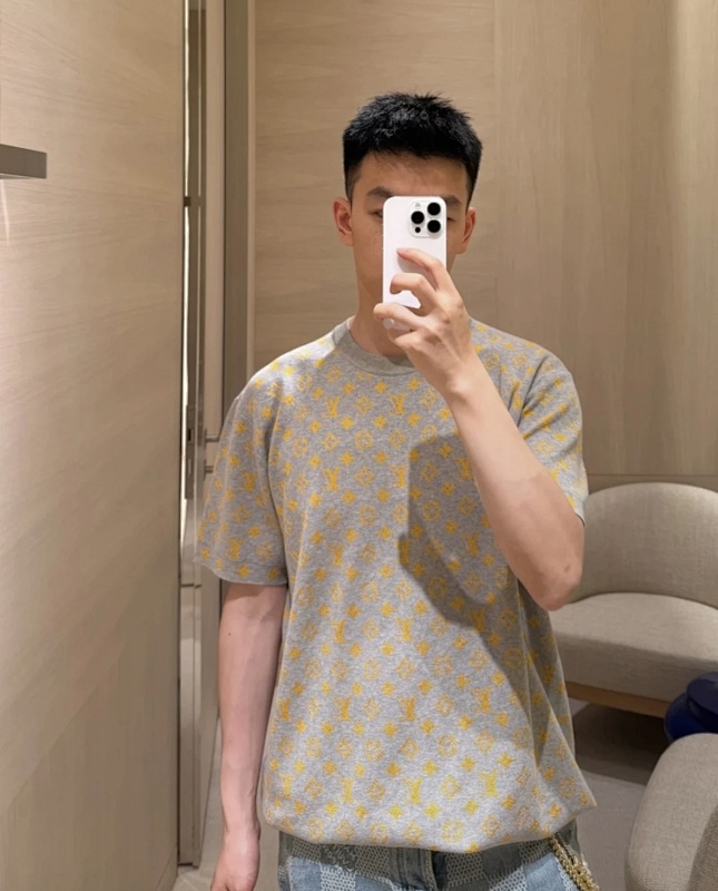 LOUIS VUITTON Allover Print Tonal Pattern Short Sleeve T-Shirt Style 1
