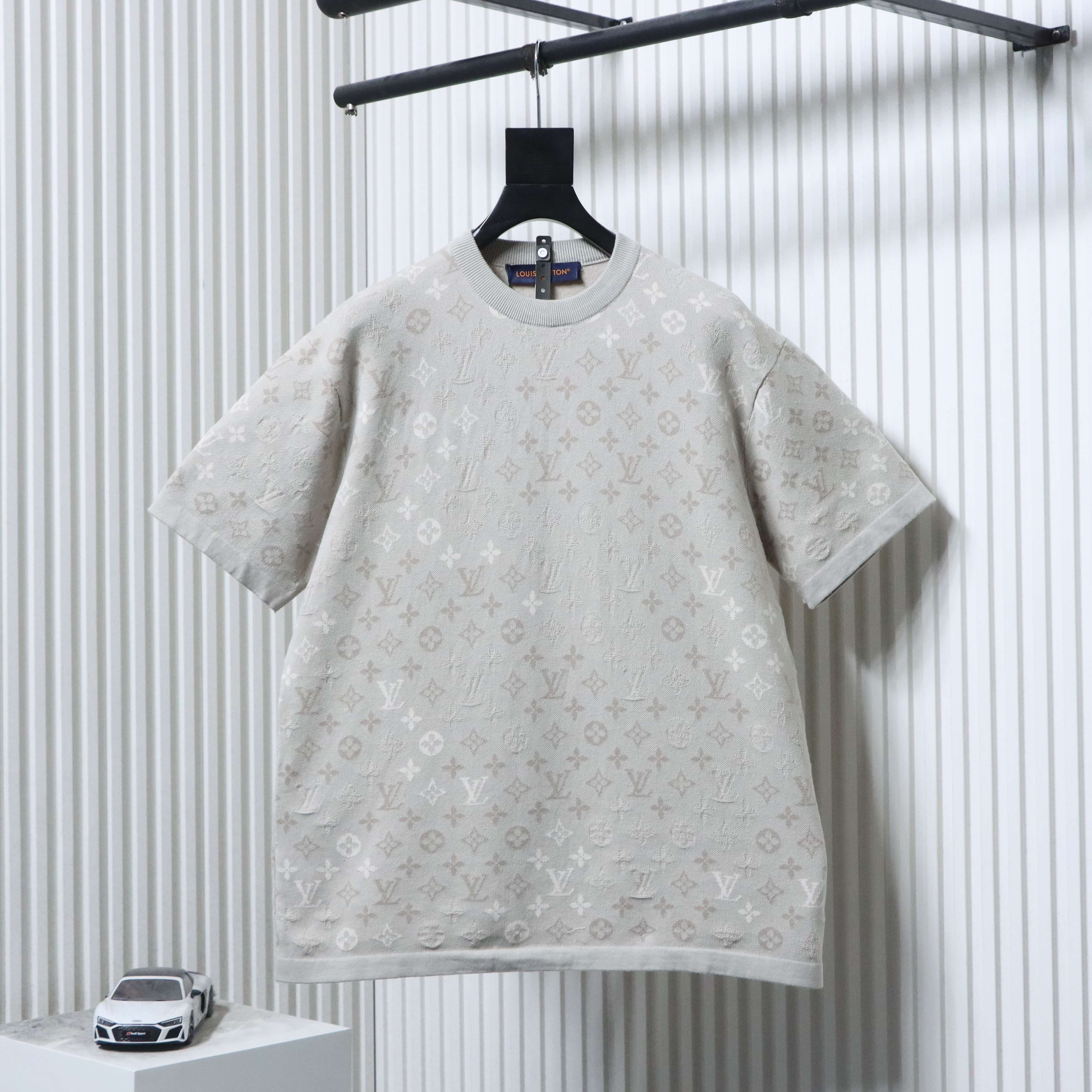LOUIS VUITTON Allover Print Tonal Pattern Short Sleeve T-Shirt Style 2
