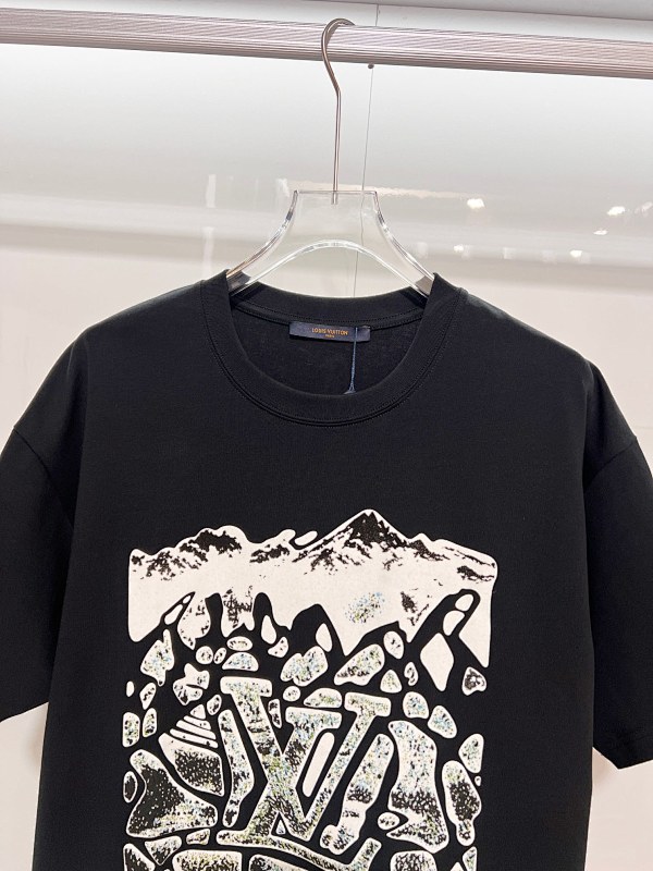 LOUIS VUITTON Black White Short Sleeve T-Shirt Style 1