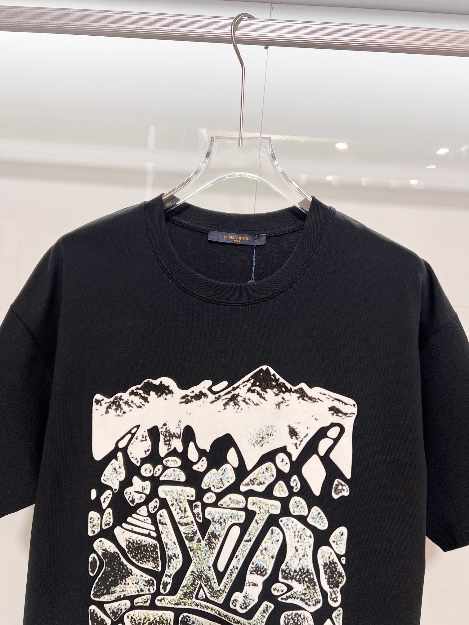 LOUIS VUITTON Black White Short Sleeve T-Shirt Style 1
