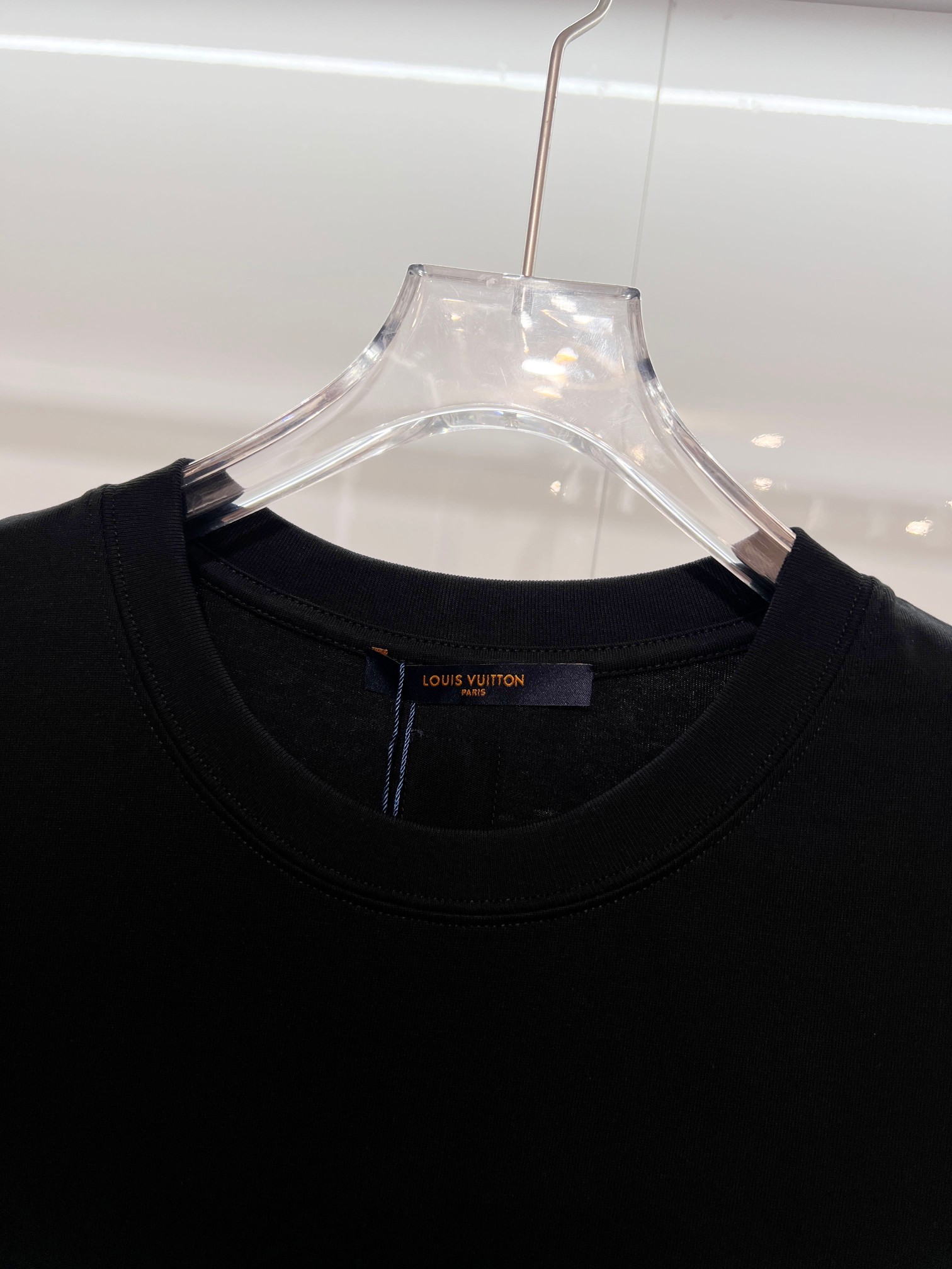 LOUIS VUITTON Black White Short Sleeve T-Shirt Style 2