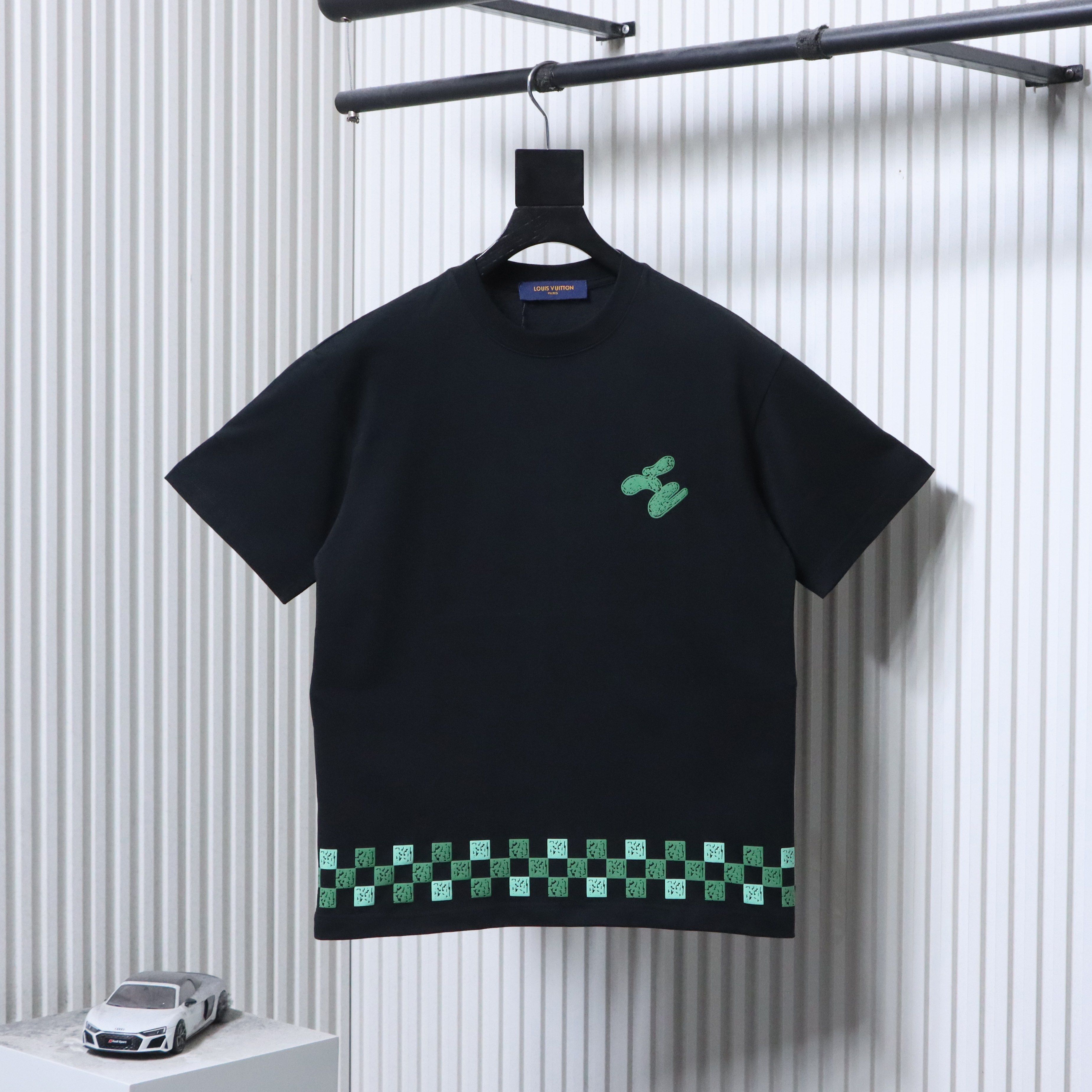 LOUIS VUITTON Checkerboard Cactus Print Short Sleeve T-Shirt Style 2