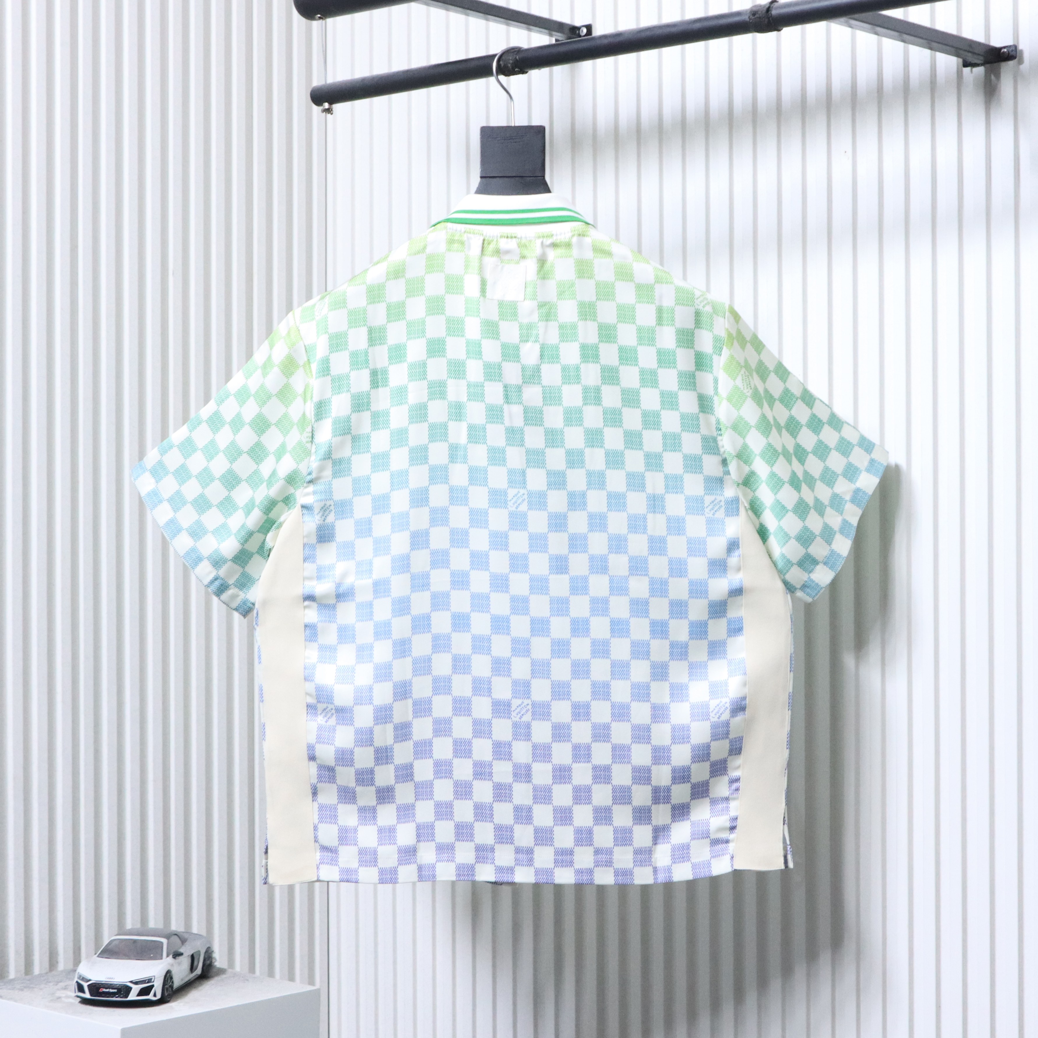 LOUIS VUITTON Checkerboard Collar Gradient Short Sleeve Shirt