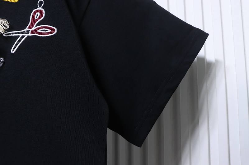 LOUIS VUITTON Chest Black White Short Sleeve T-Shirt