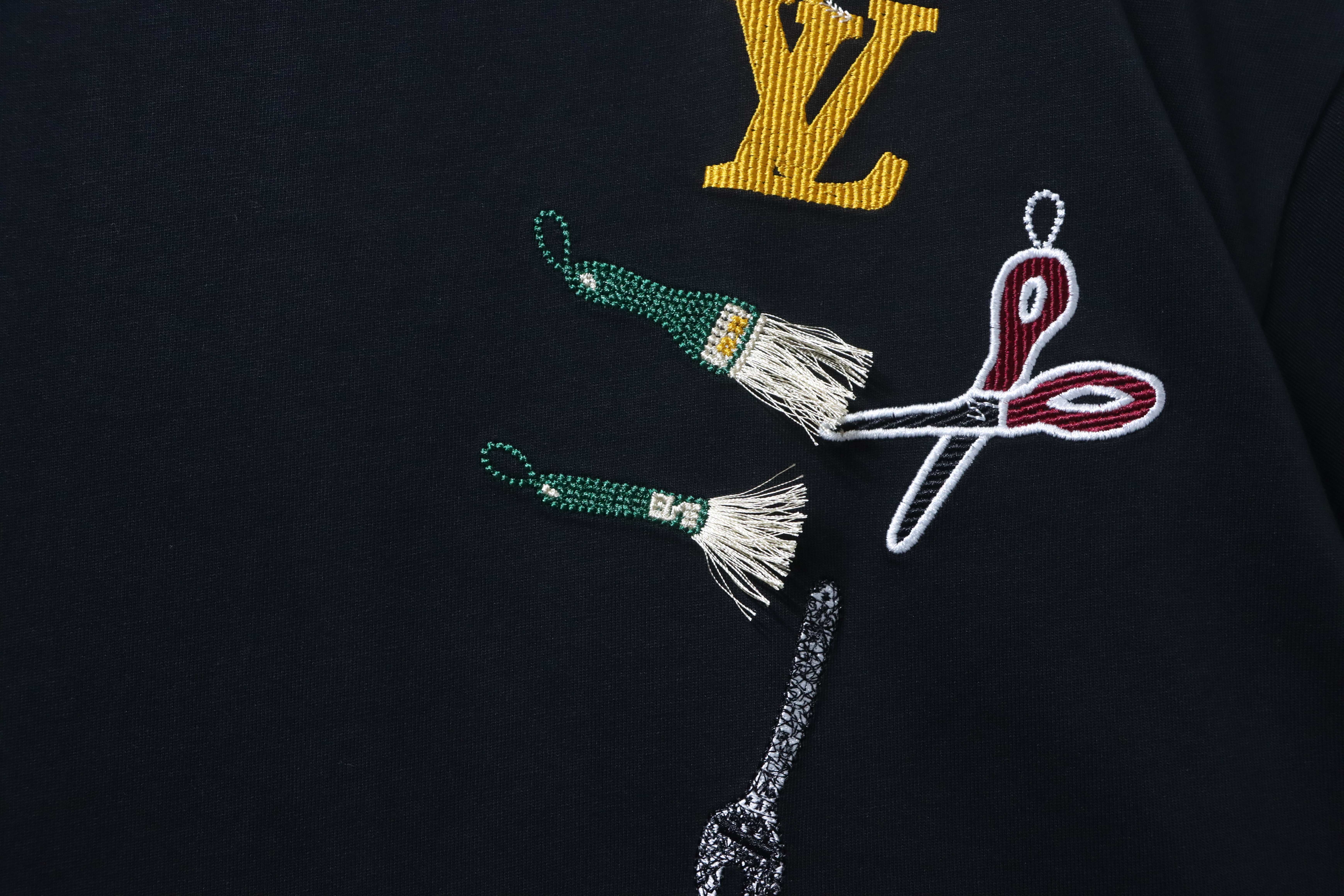 LOUIS VUITTON Chest Black White Short Sleeve T-Shirt