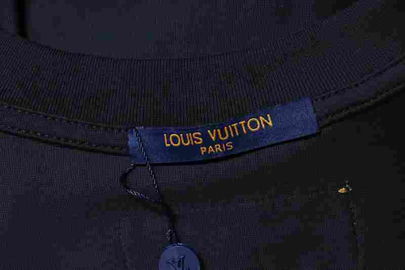 LOUIS VUITTON Clover Embroidery Short Sleeve T-Shirt Style 2