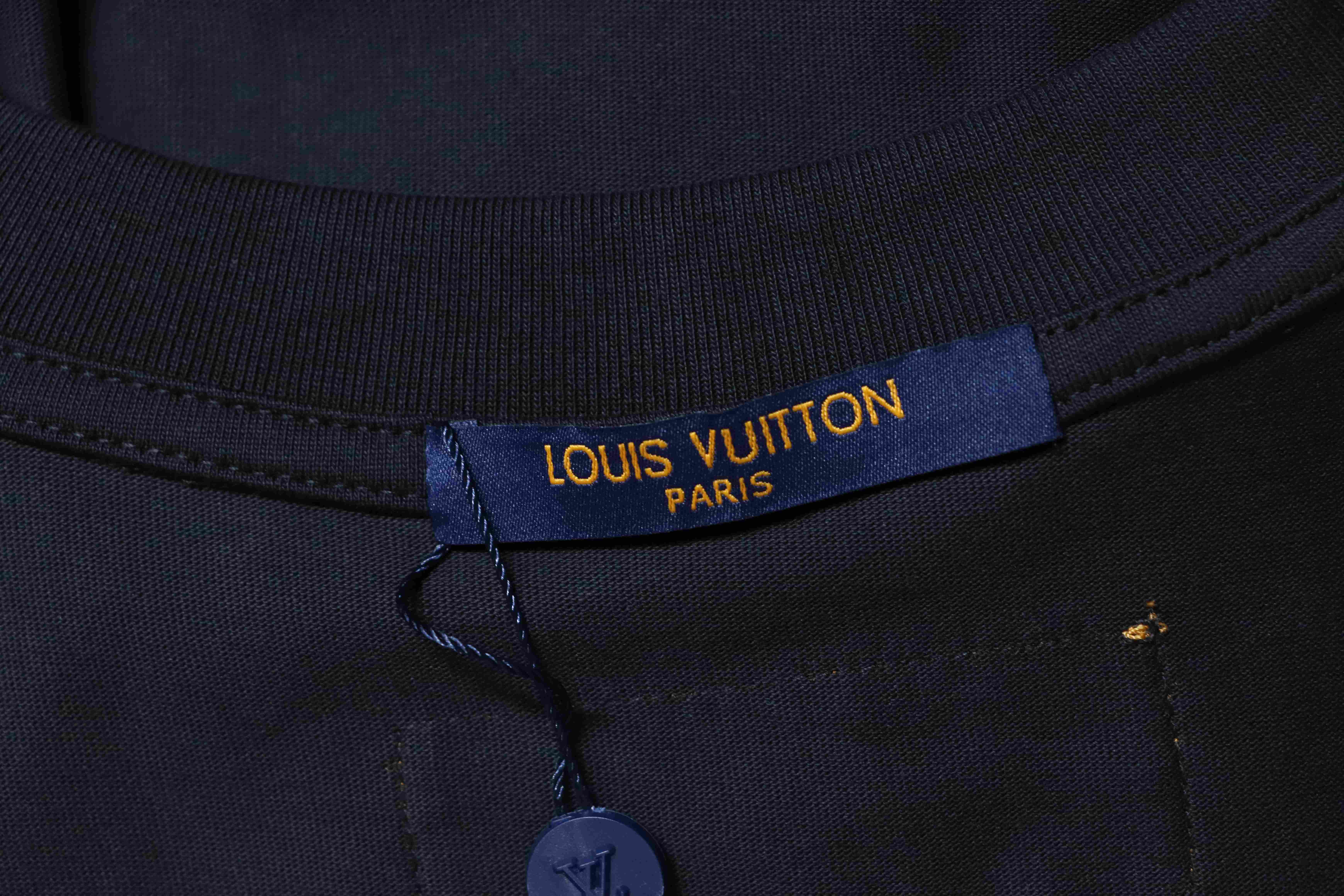 LOUIS VUITTON Clover Embroidery Short Sleeve T-Shirt Style 3