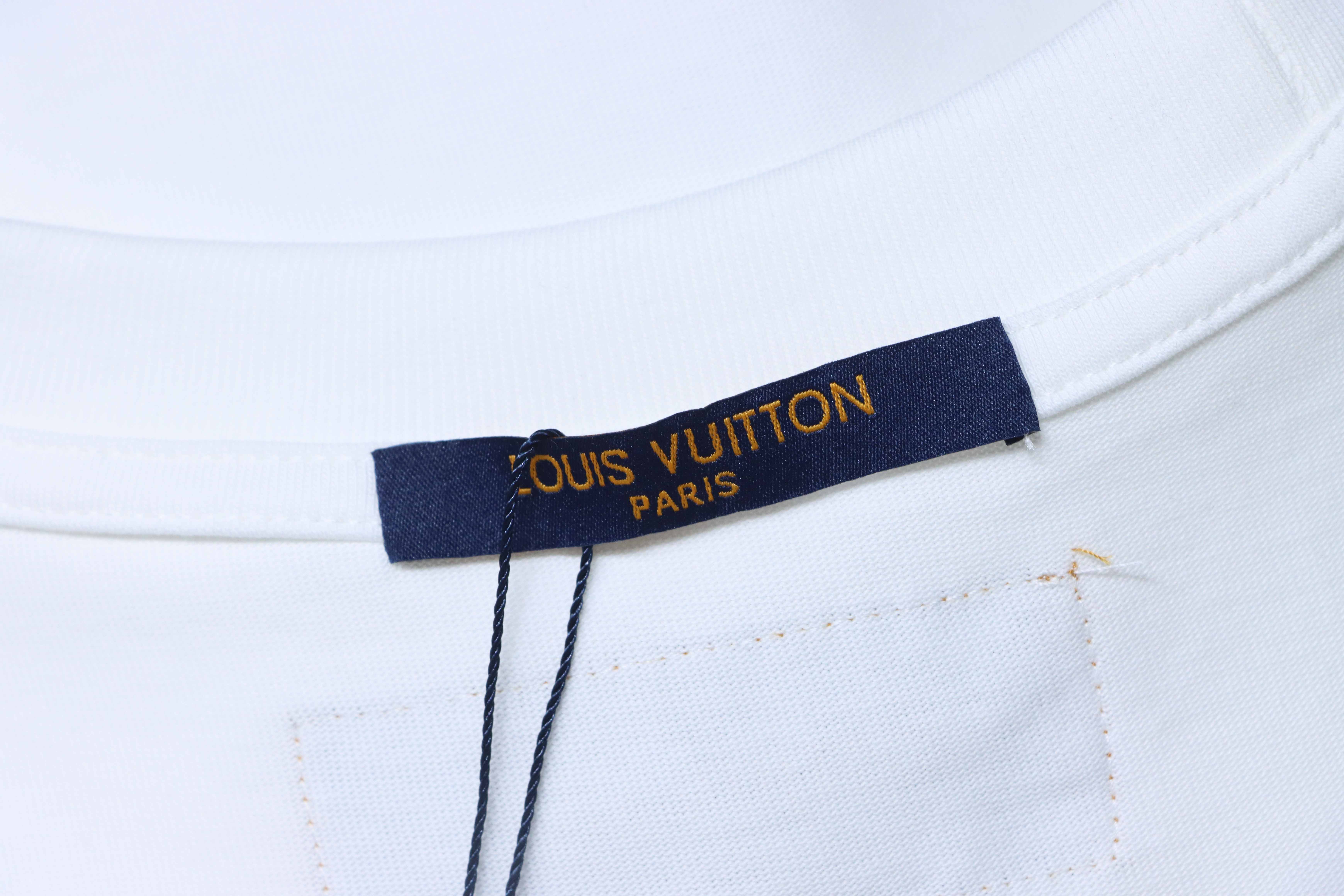 LOUIS VUITTON Clover Embroidery Short Sleeve T-Shirt Style 4