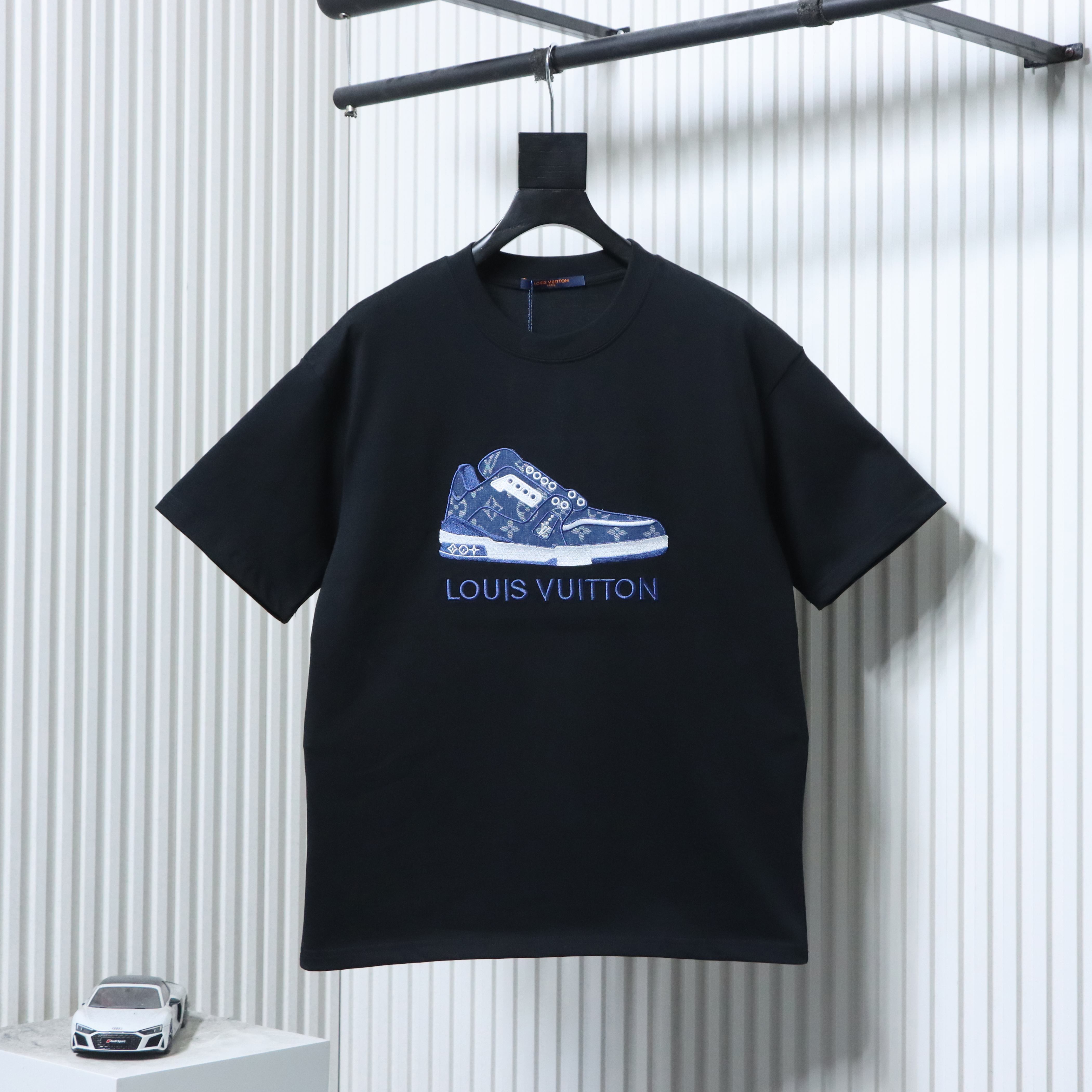 LOUIS VUITTON Clover Letter Embroidery Logo Short Sleeve T-Shirt Style 1