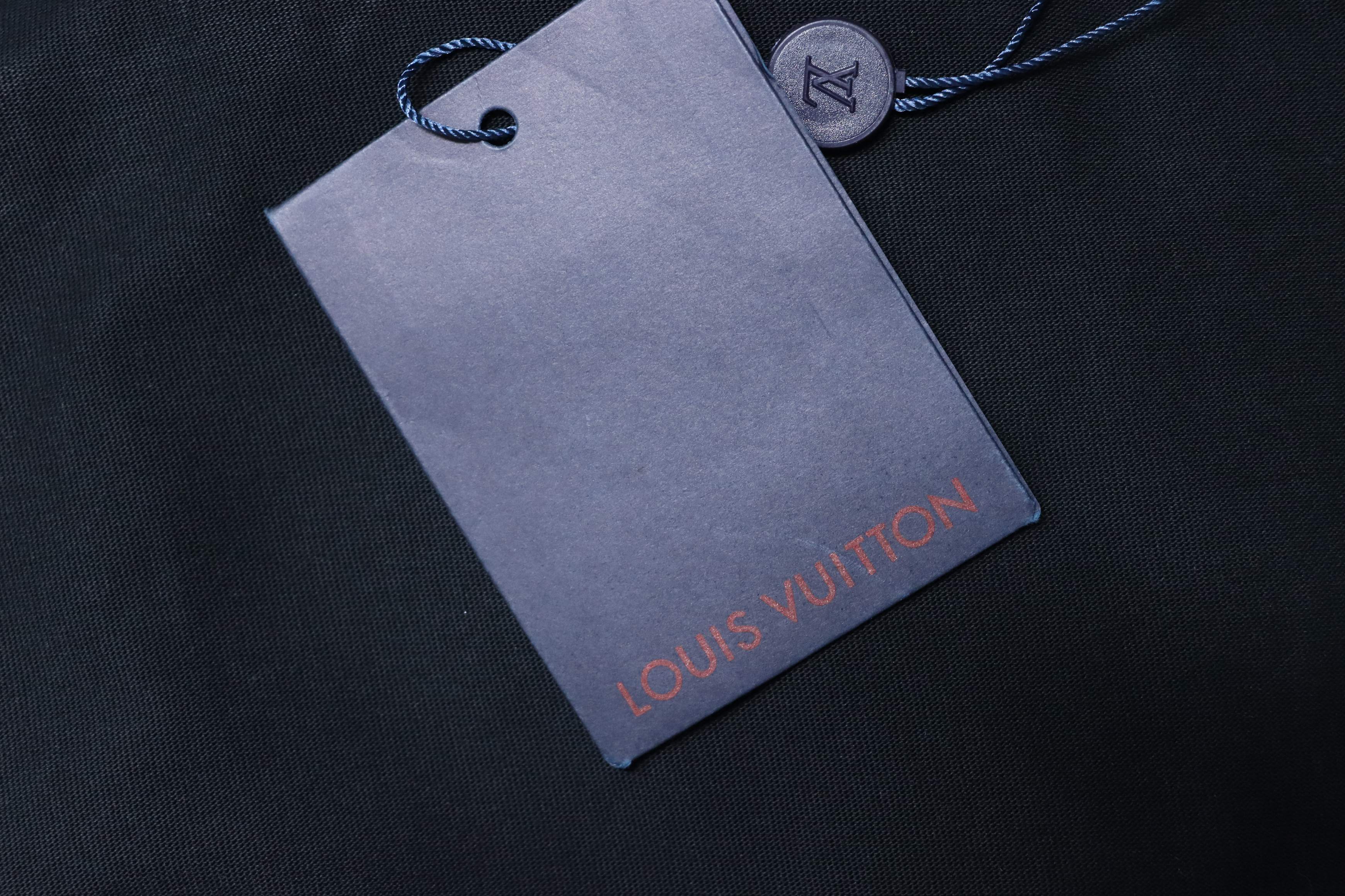 LOUIS VUITTON Clover Letter Embroidery Logo Short Sleeve T-Shirt Style 1