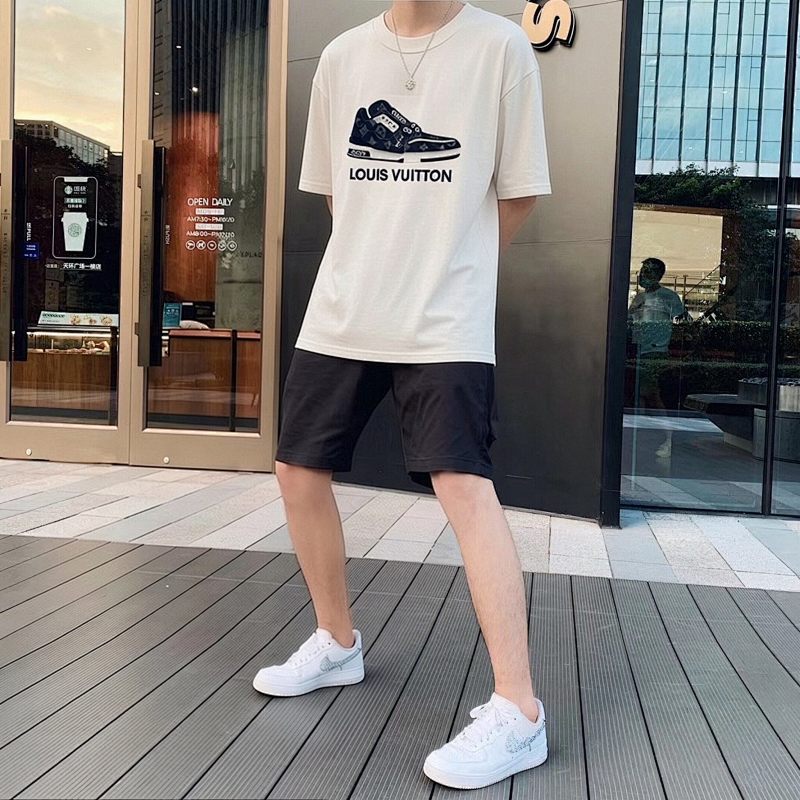 LOUIS VUITTON Clover Letter Embroidery Logo Short Sleeve T-Shirt Style 2