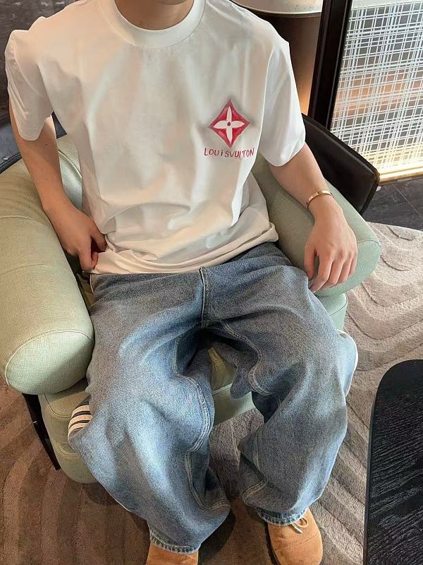 LOUIS VUITTON Clover Letter Graffiti Hand-Drawn Logo White Short Sleeve T-Shirt