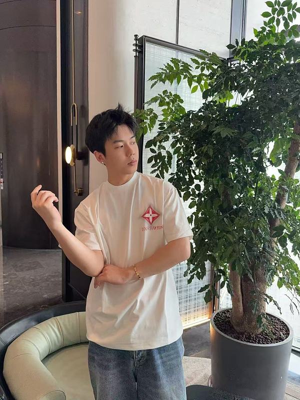 LOUIS VUITTON Clover Letter Graffiti Hand-Drawn Logo White Short Sleeve T-Shirt