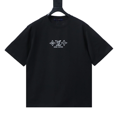 LOUIS VUITTON Clover Print Back Logo Short Sleeve T-Shirt 01