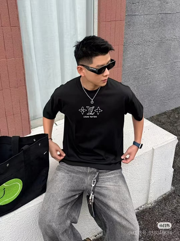 LOUIS VUITTON Clover Print Back Logo Short Sleeve T-Shirt