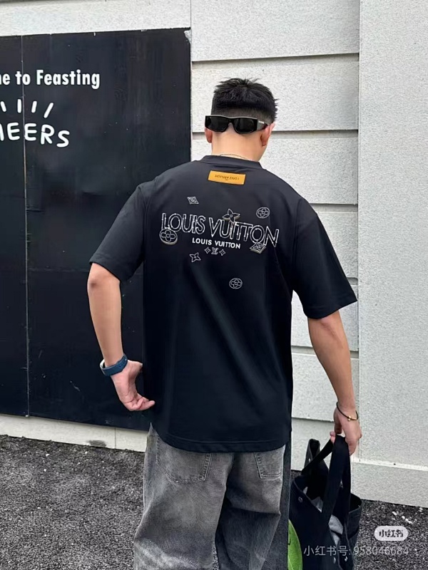 LOUIS VUITTON Clover Print Back Logo Short Sleeve T-Shirt