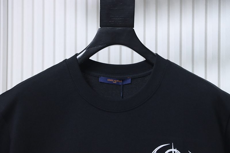 LOUIS VUITTON Clover Short Sleeve T-Shirt Style 2