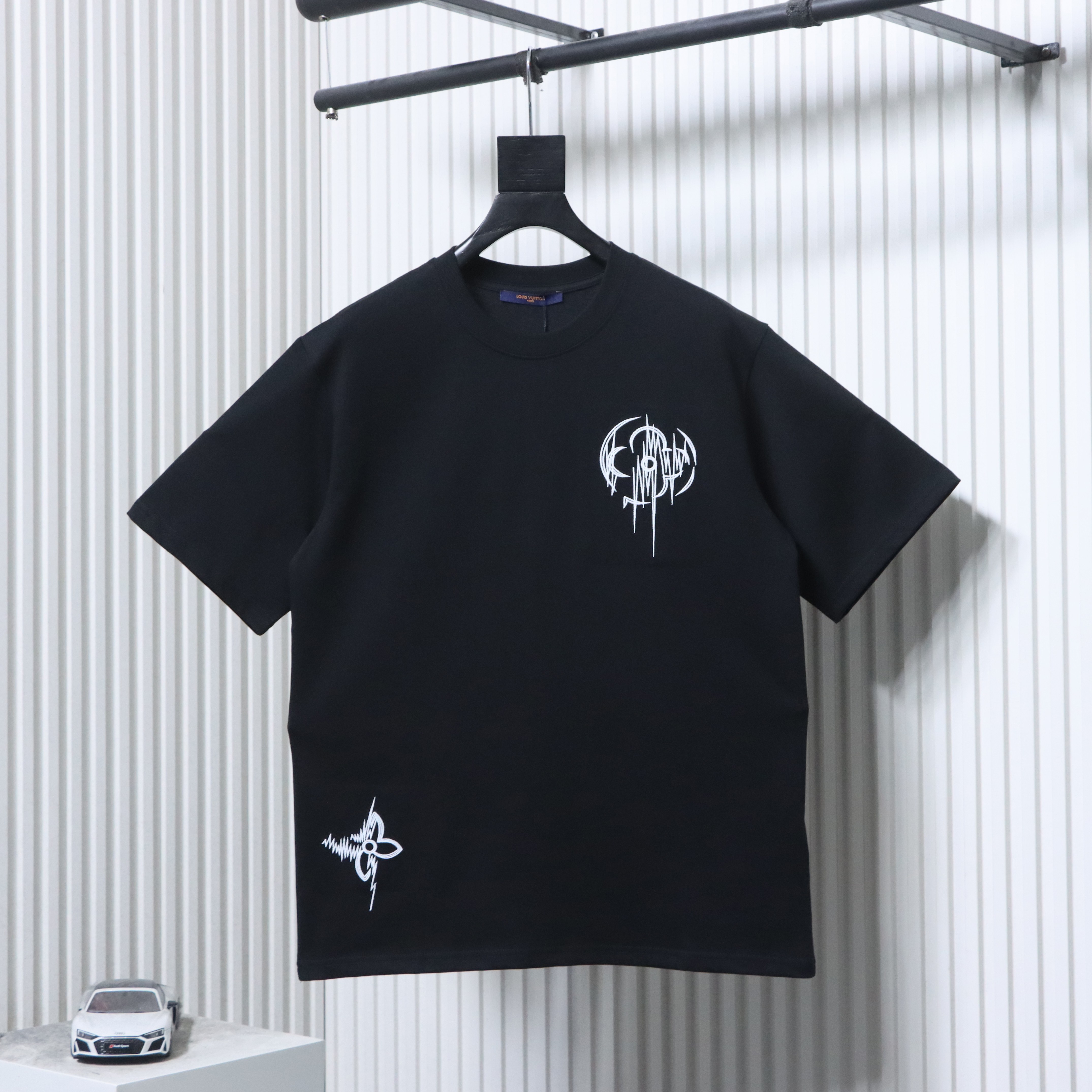LOUIS VUITTON Clover Short Sleeve T-Shirt Style 2