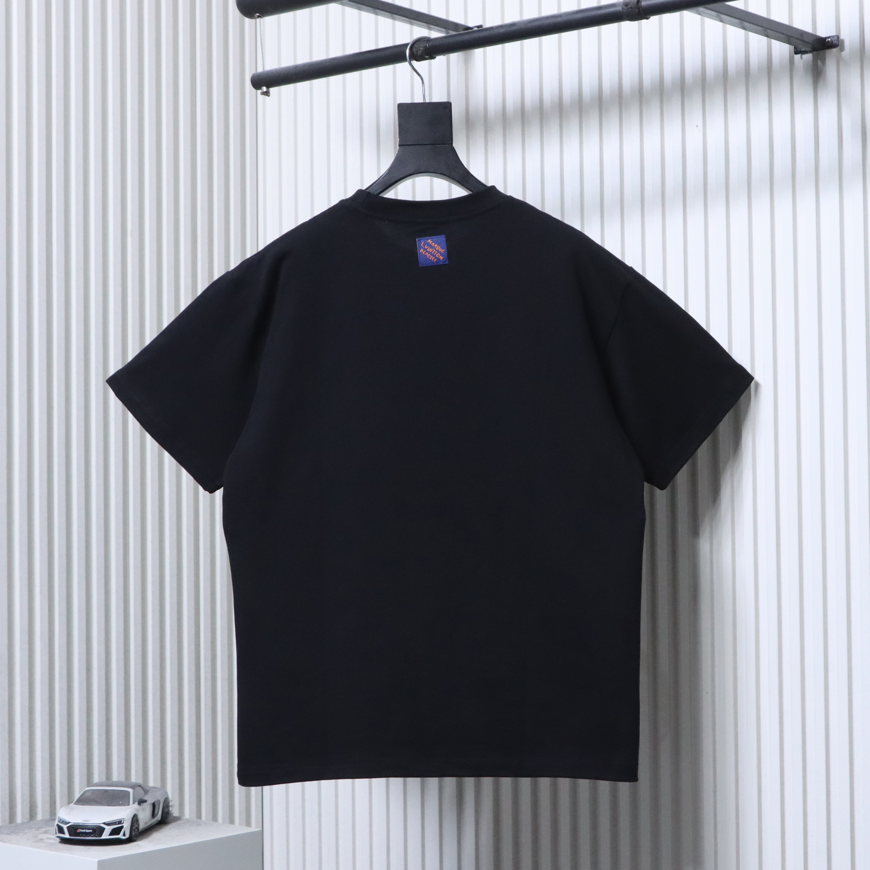 LOUIS VUITTON Cultural Landscape Pattern Embroidery Black White Short Sleeve T-Shirt