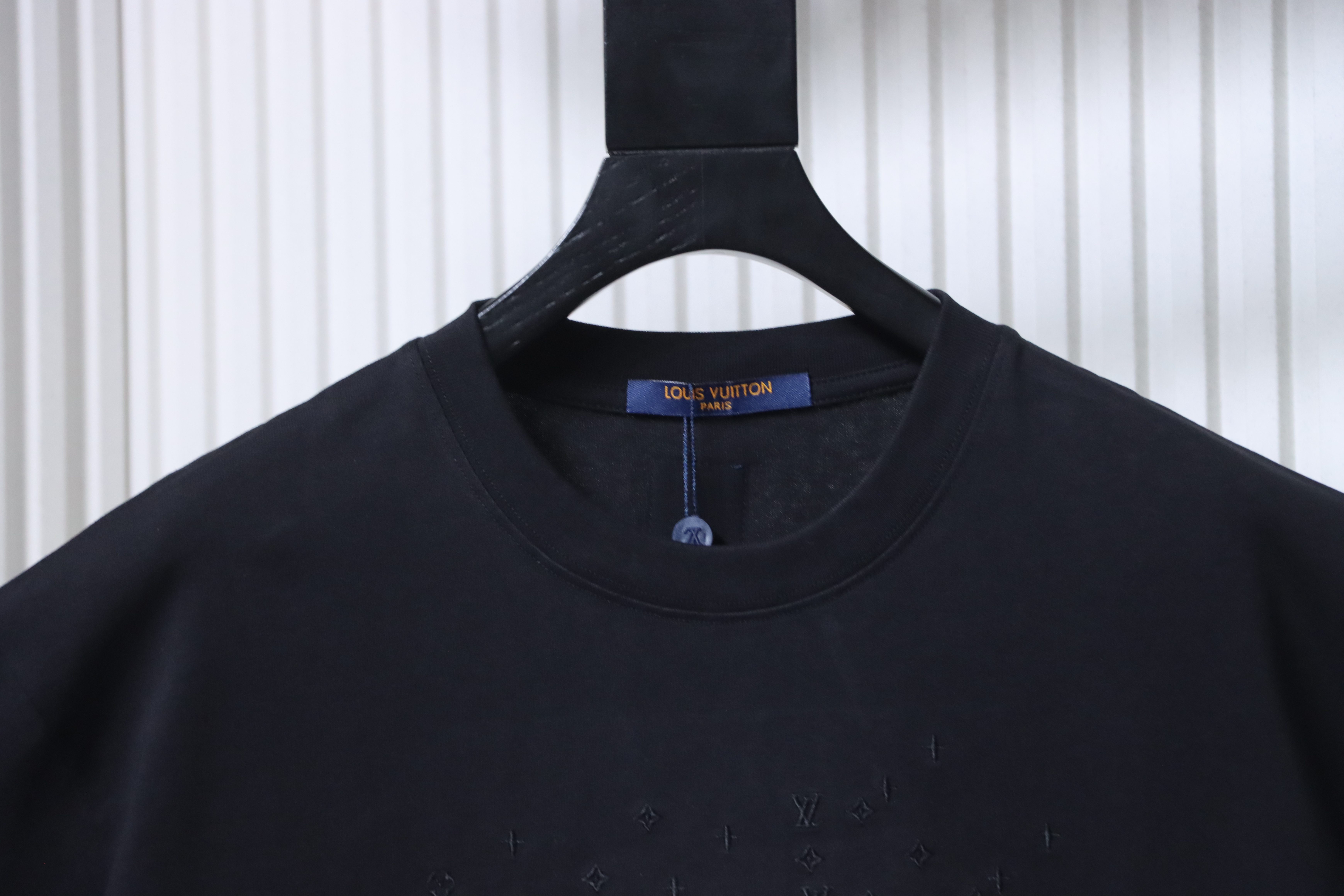 LOUIS VUITTON Cultural Landscape Pattern Embroidery Black White Short Sleeve T-Shirt