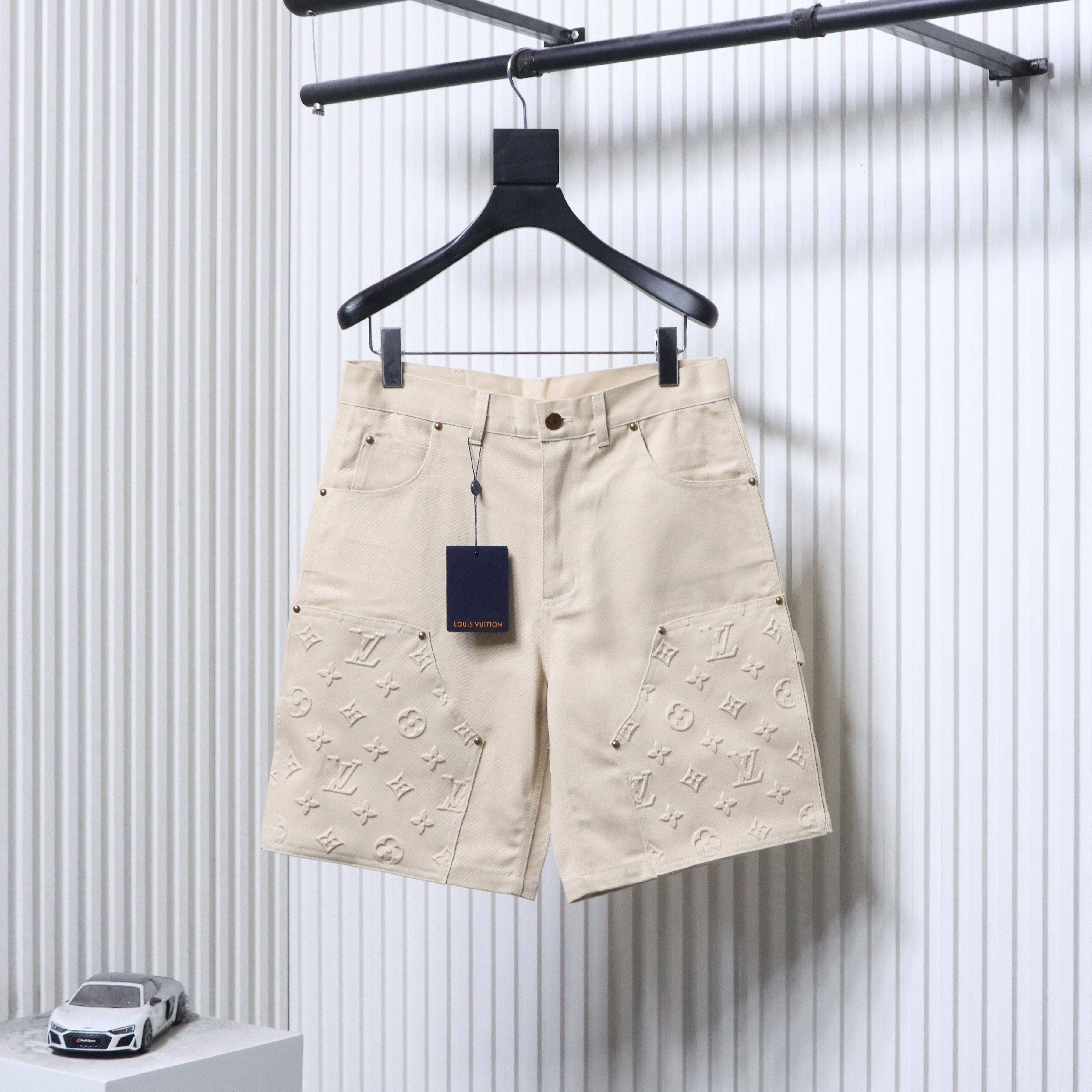 LOUIS VUITTON Embossed Monogram Denim Shorts Style 1