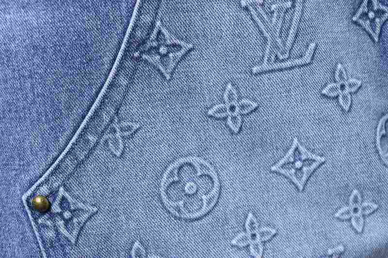 LOUIS VUITTON Embossed Monogram Denim Shorts Style 2