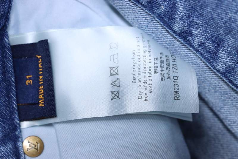 LOUIS VUITTON Embossed Monogram Denim Shorts Style 2