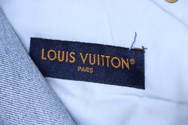 LOUIS VUITTON Embossed Monogram Denim Shorts Style 2