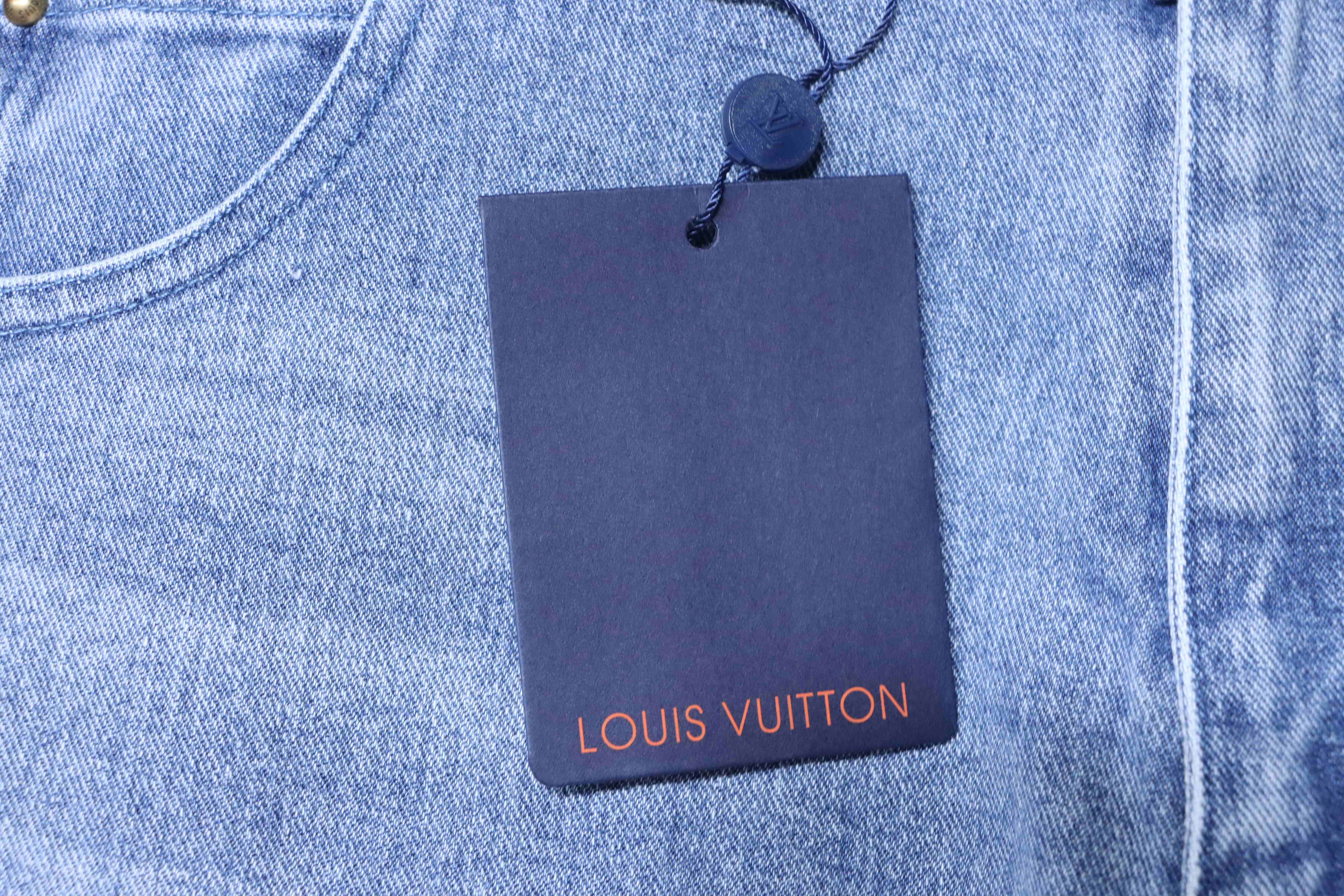 LOUIS VUITTON Embossed Monogram Denim Shorts Style 2