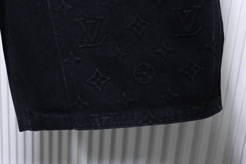 LOUIS VUITTON Embossed Monogram Denim Shorts Style 3