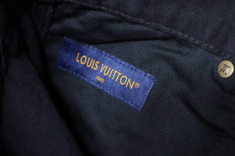 LOUIS VUITTON Embossed Monogram Denim Shorts Style 3