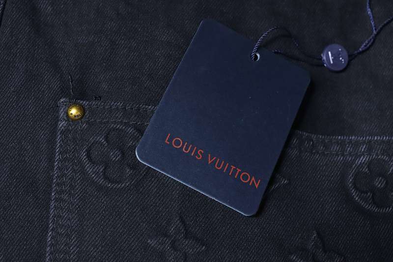 LOUIS VUITTON Embossed Monogram Denim Shorts Style 3