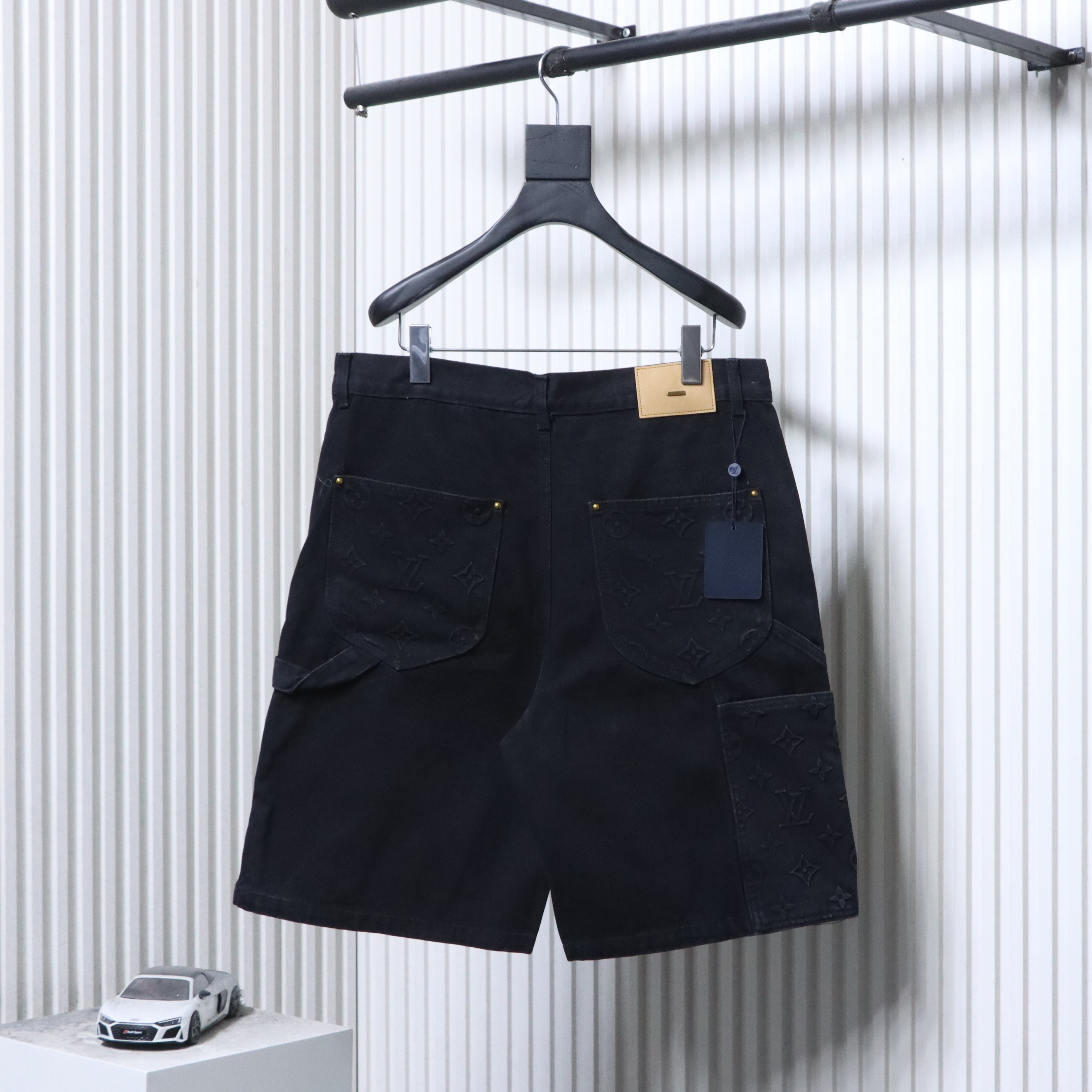 LOUIS VUITTON Embossed Monogram Denim Shorts Style 3