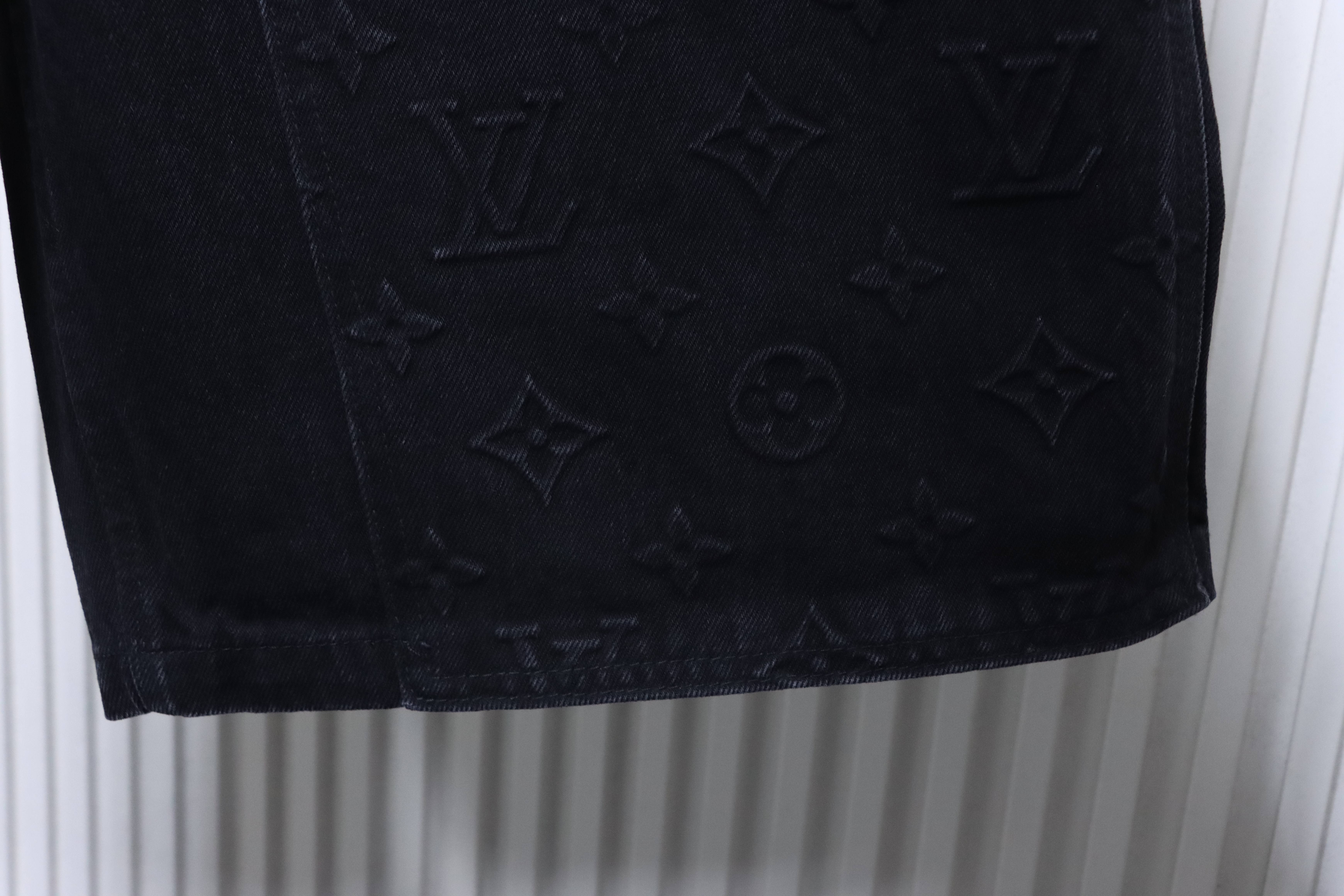LOUIS VUITTON Embossed Monogram Denim Shorts Style 3