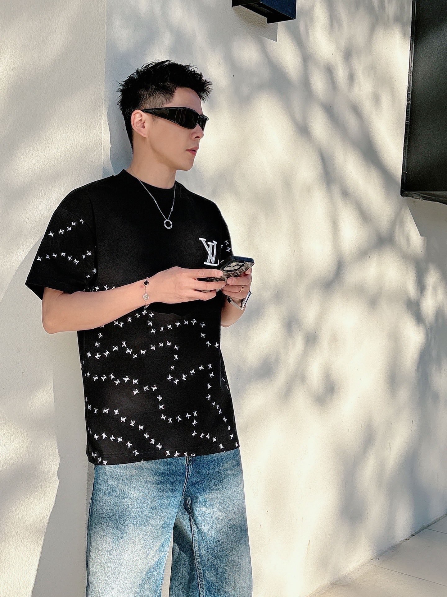 LOUIS VUITTON Embroidery Logo Black White Short Sleeve T-Shirt
