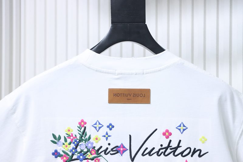 LOUIS VUITTON Embroidery Short Sleeve T-Shirt Style 2