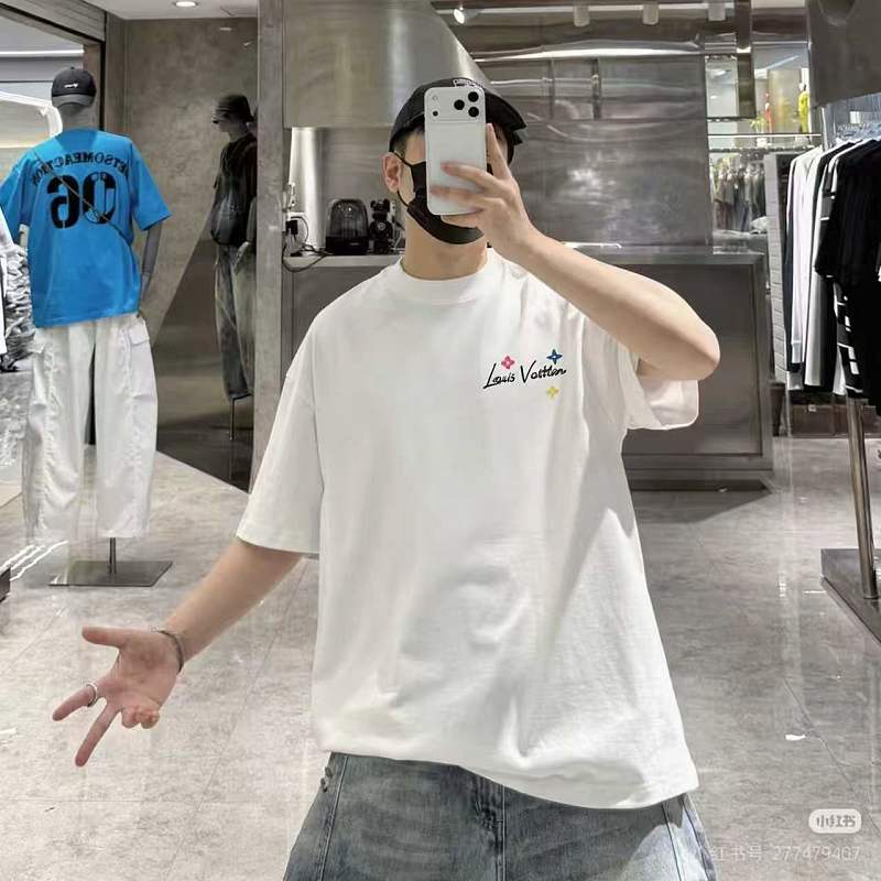 LOUIS VUITTON Embroidery Short Sleeve T-Shirt Style 2