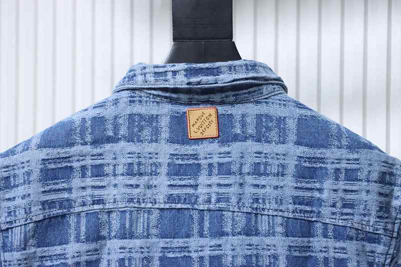 LOUIS VUITTON Gradient Denim Short Sleeve T-Shirt