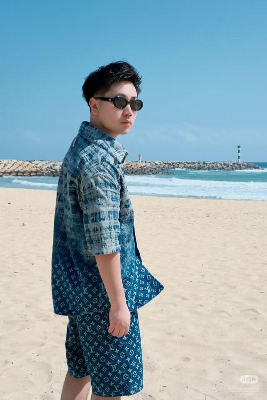 LOUIS VUITTON Gradient Denim Short Sleeve T-Shirt